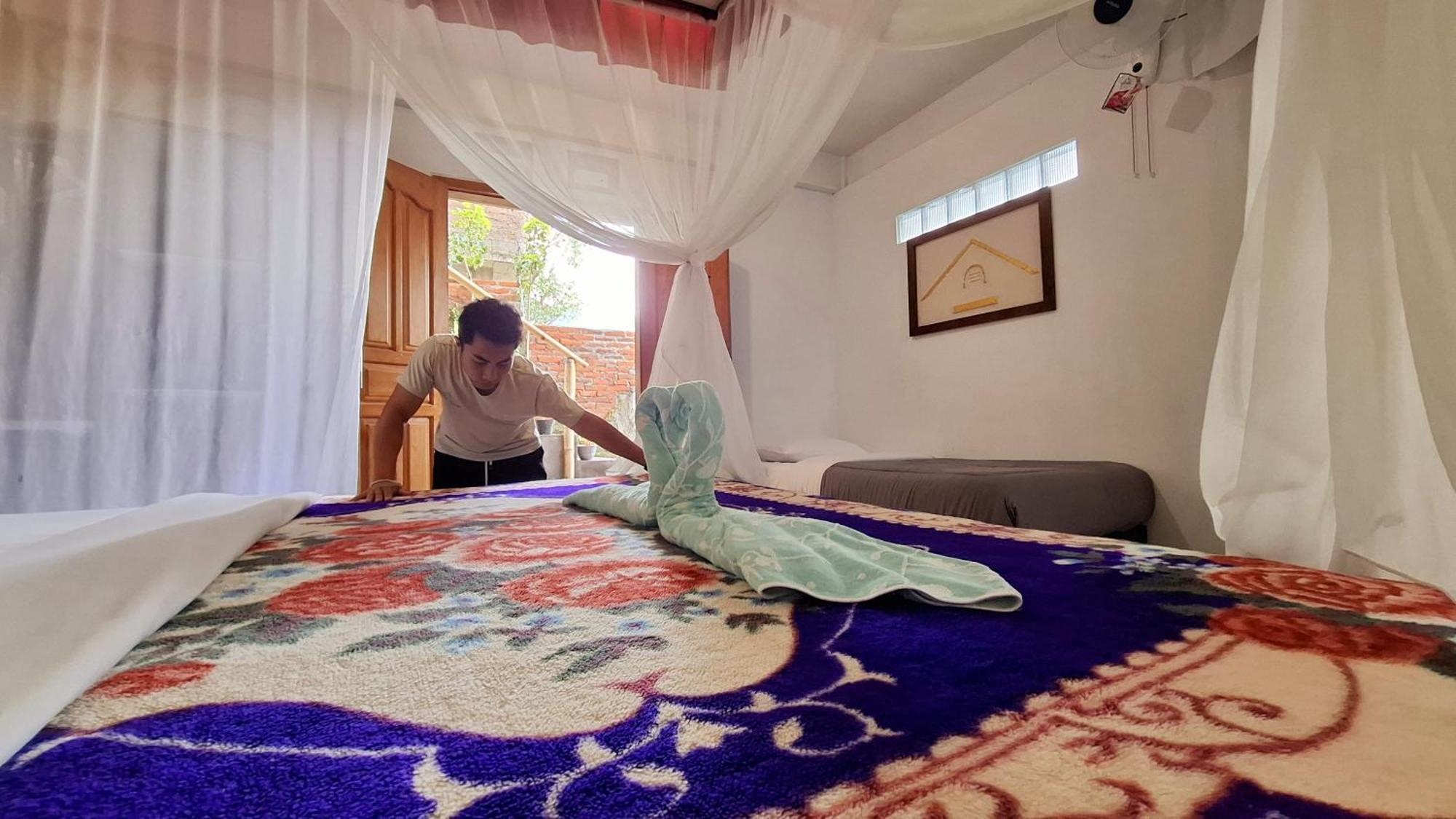 Umah De Madya & Rooftop De Madya มุนดุก ภายนอก รูปภาพ