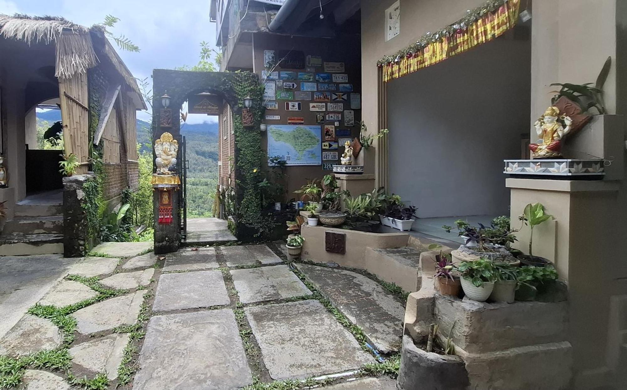 Umah De Madya & Rooftop De Madya มุนดุก ภายนอก รูปภาพ